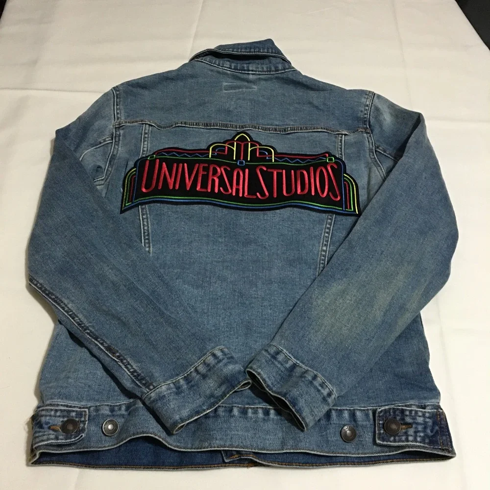 Universal Studios Denim Jacket Men Small Blue Retro Patch Trucker
